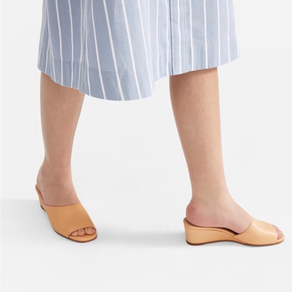 Everlane Wedge Sandals - Picture 3 of 9